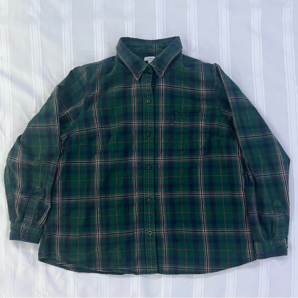 Vintage Women’s LL Bean Flannel Buttoned Shirt (Size XL)